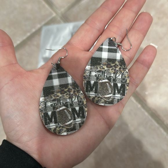 Football mom’s foam earrings - Picture 3 of 4